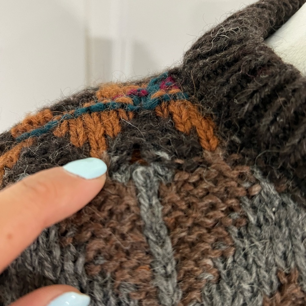 Multicolor Patterned Women's Sweater - Picture 3 of 6